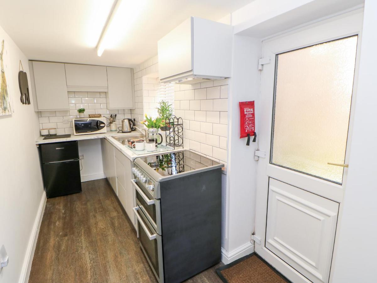 Kings Cottage Олстон Екстер'єр фото